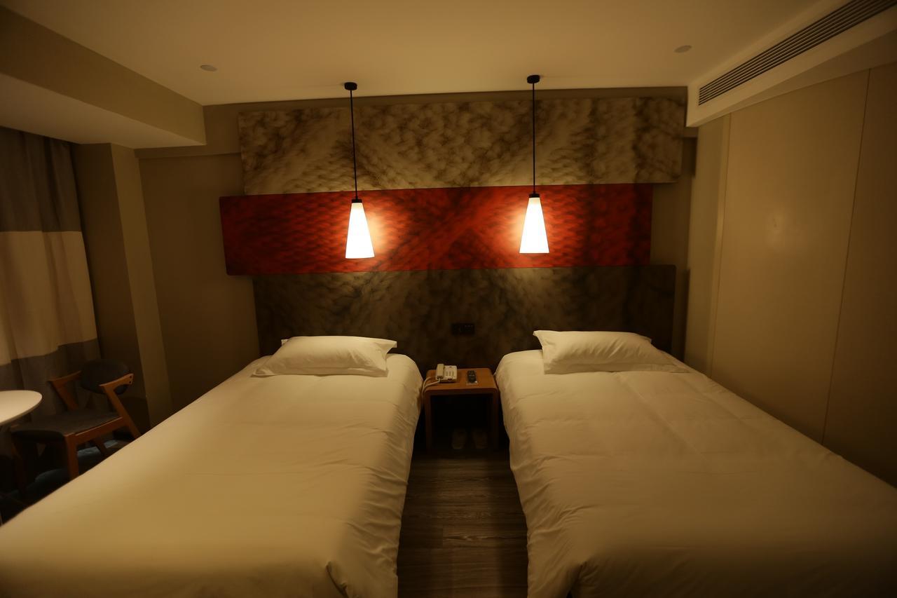 Ibis Chengdu West Jingcui Road Hotel Exterior photo