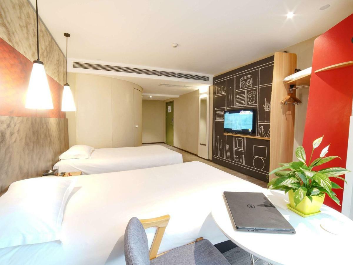 Ibis Chengdu West Jingcui Road Hotel Exterior photo
